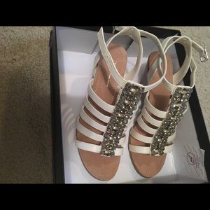 White wedges open toe 7.5